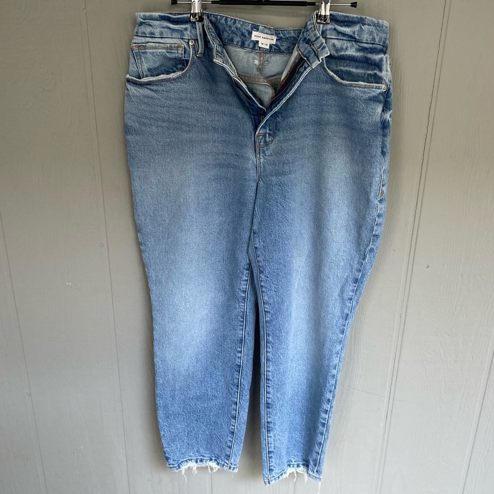 Good American Blue Stretch Leg Raw Hem Jeans with Distressed Details 12/31